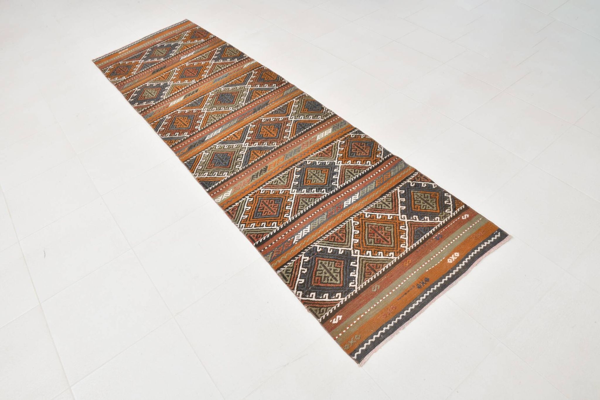 Tapis Kilim persan rouge et vert 3x9, 81x279 cm