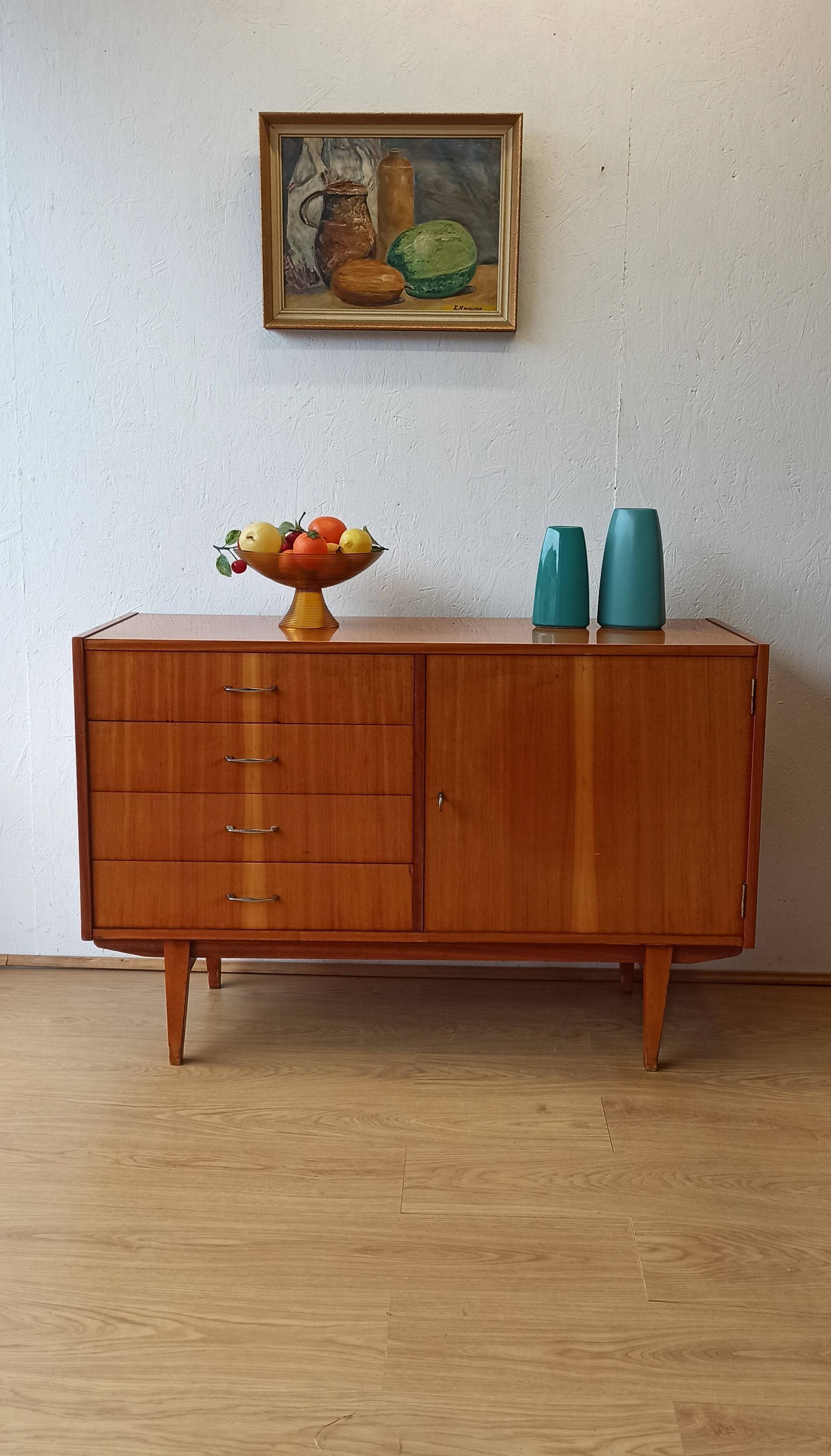 Buffet moderniste, années 1970
