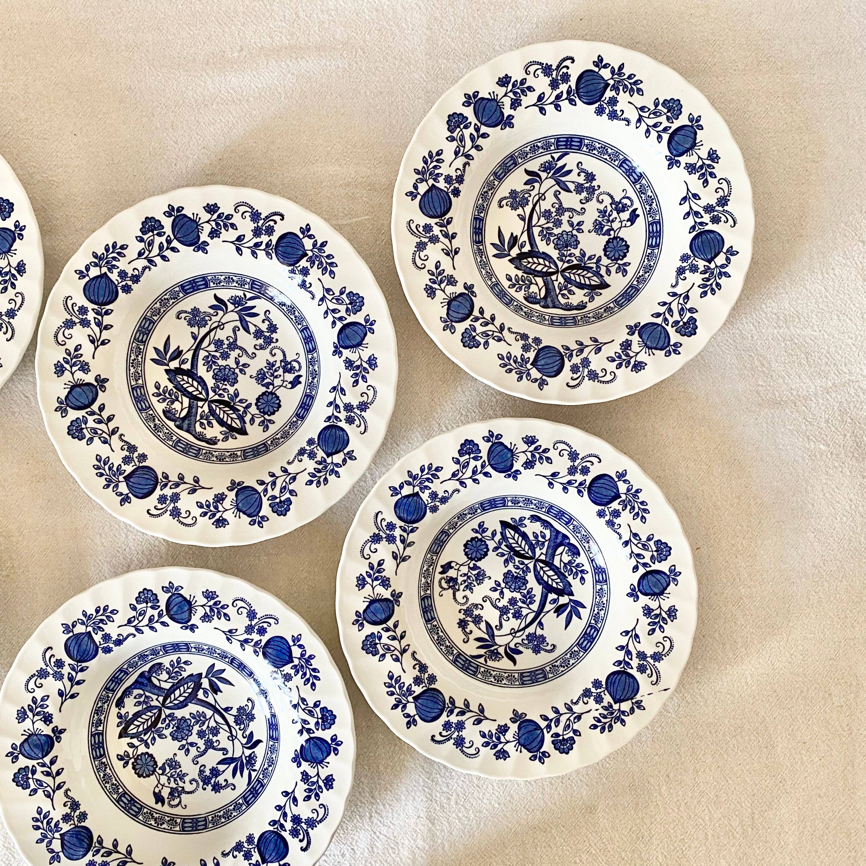 English hollow plates blue flowers