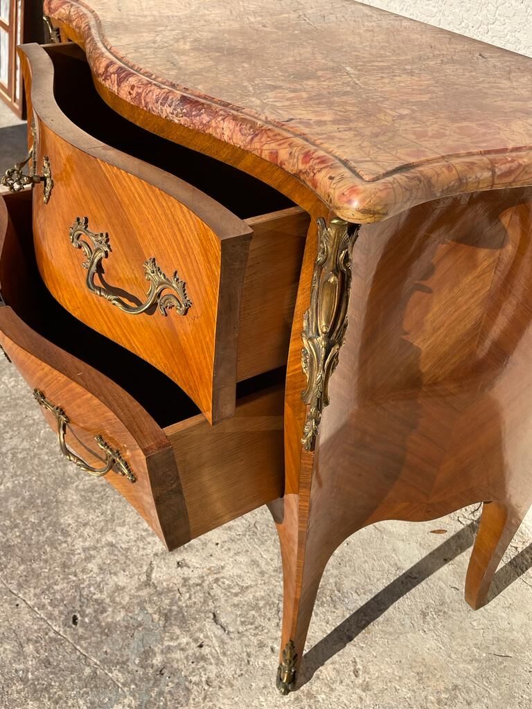 Commode en bois de rose