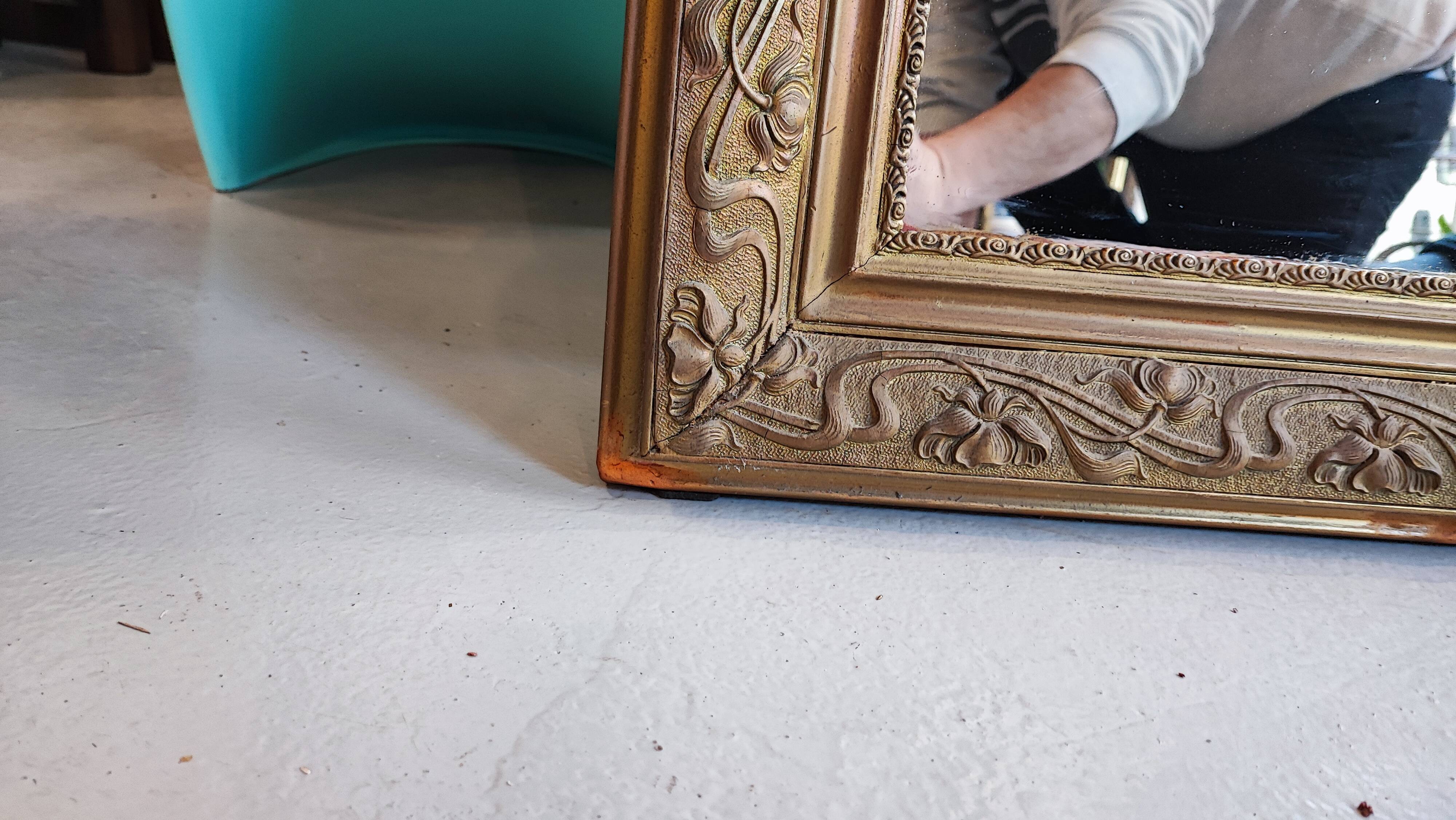 Large gilt mirror with pediment – Napoleon III period – 136 cm