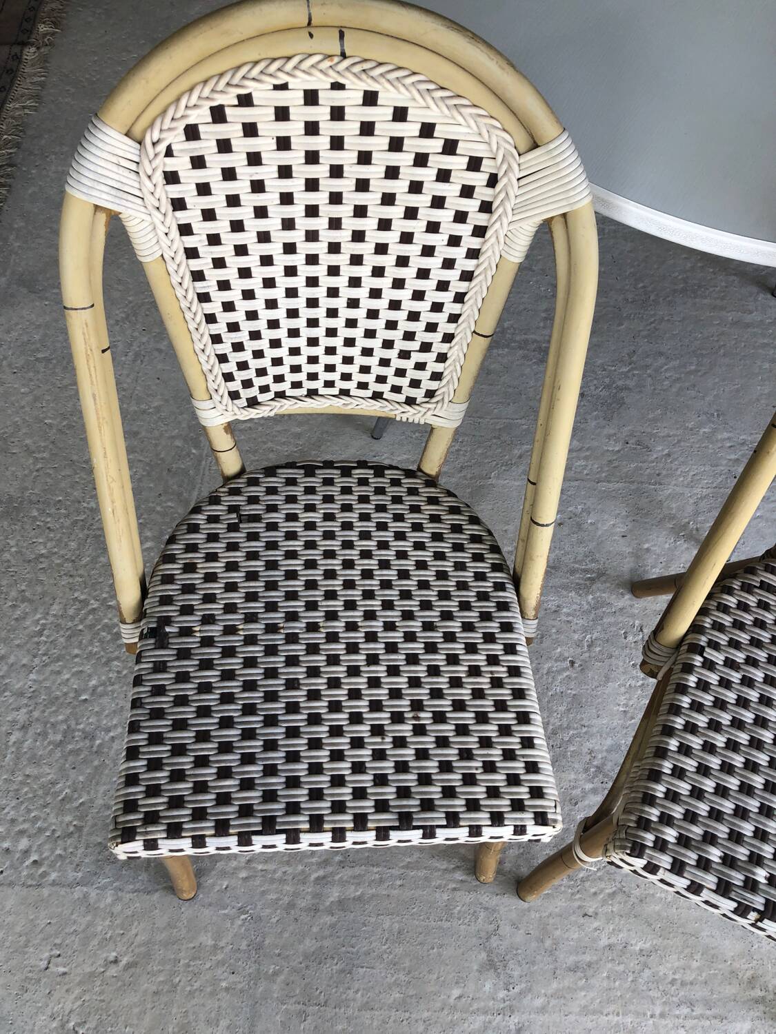 Vintage round table and 2 bistro chairs