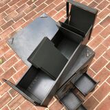 Metal drawer units