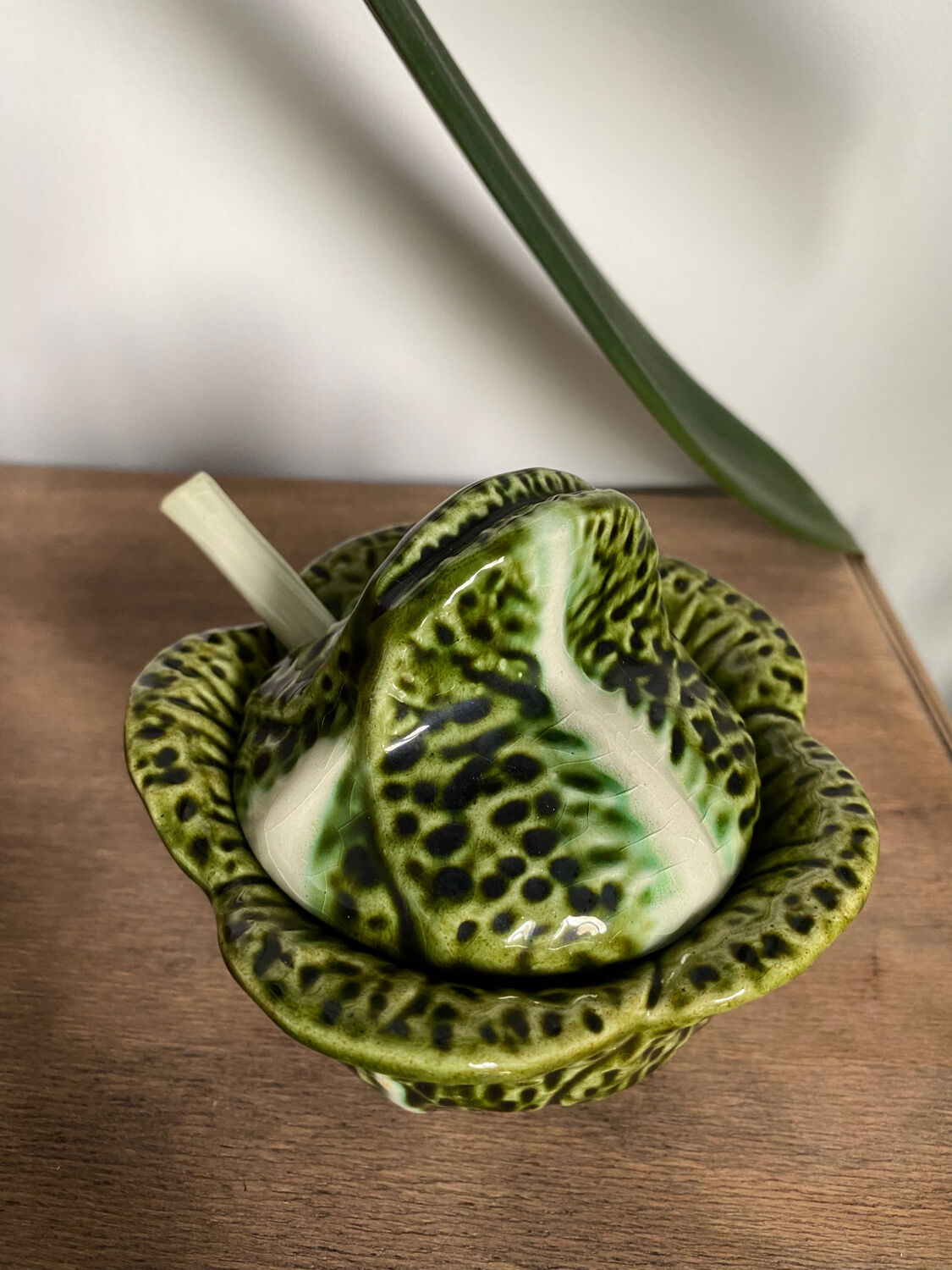 Slurry gravy boat with its spoon