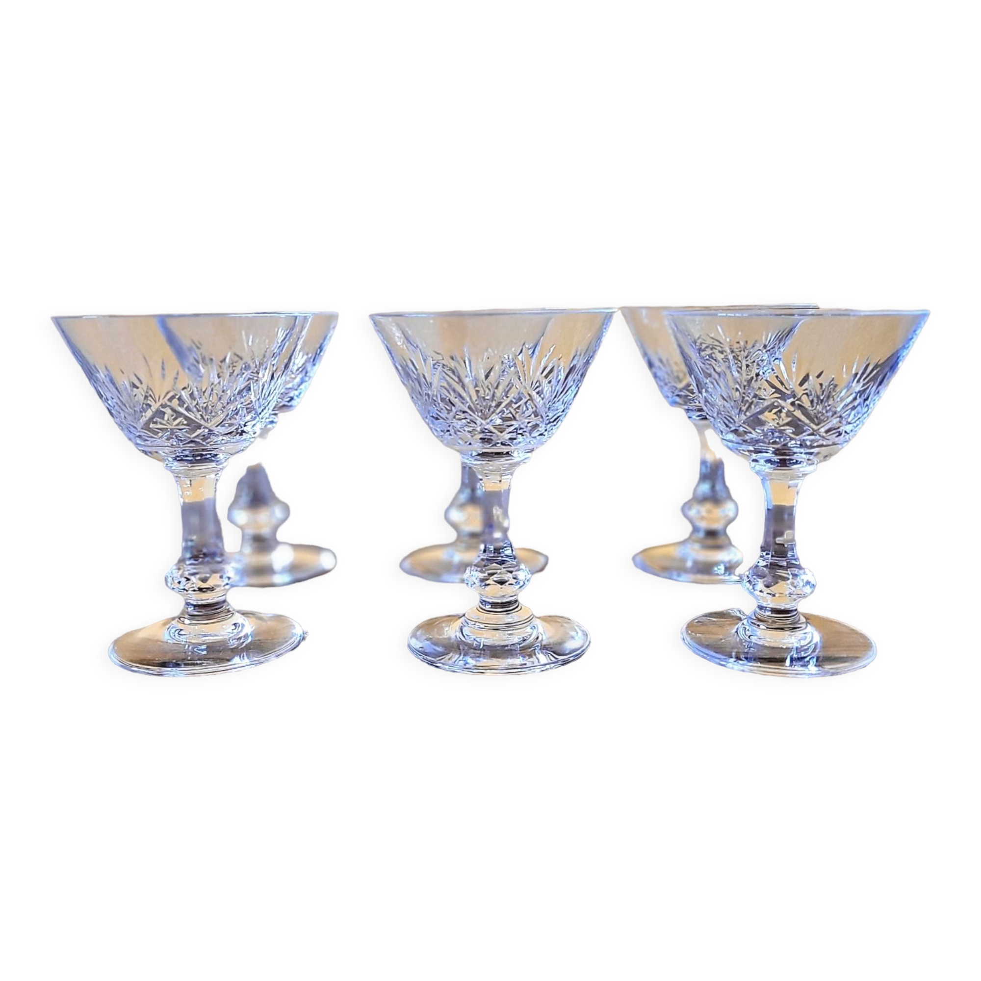 6 verres à pied en cristal ciselé
