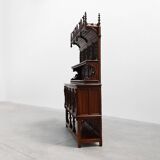Rare grande armoire néogothique en chêne sculpté à la main du début du XIXe siècle