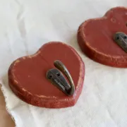 3 vintage heart-shaped wall hooks - Red painted wood and hook