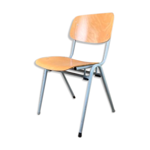 chaises d'école vintage
