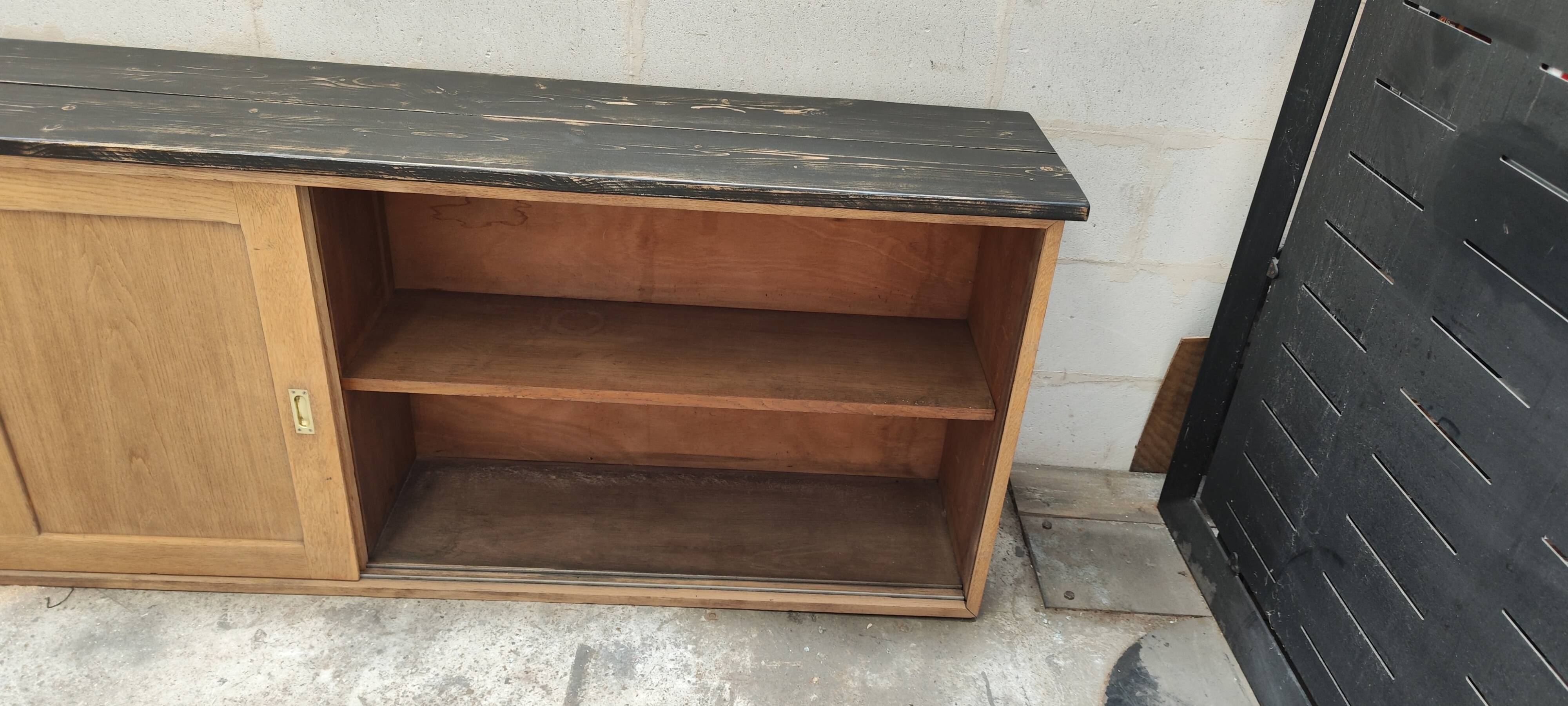 Old rear oak counter unit with two sliding doors