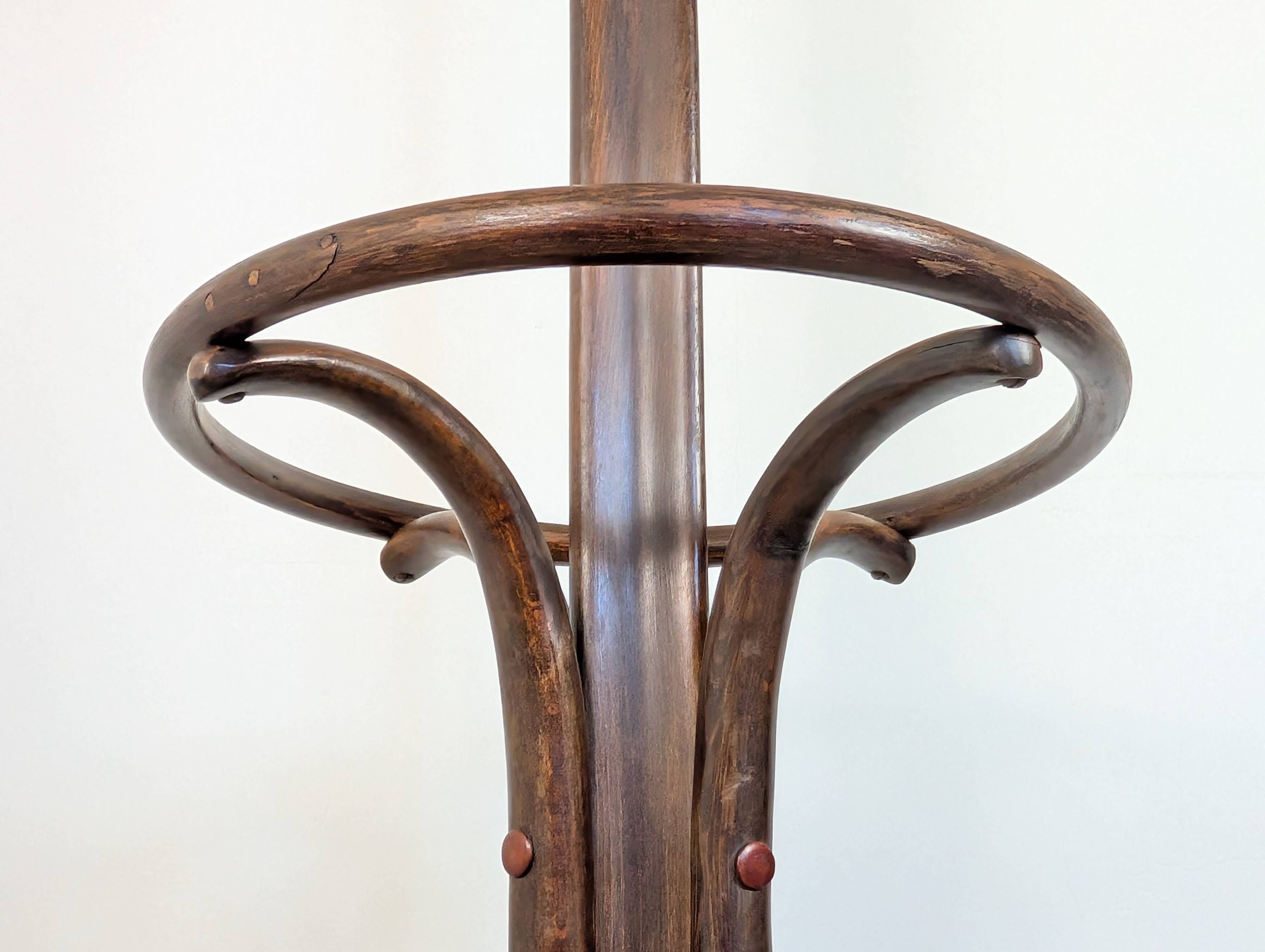 Fischel parrot coat rack