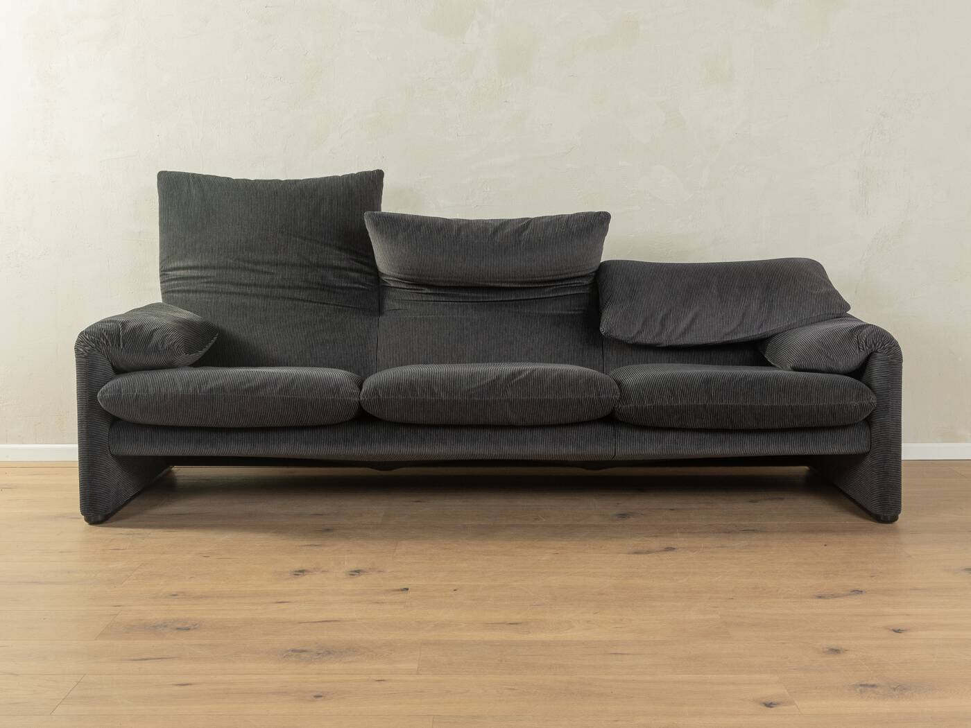 "675 MARALUNGA" sofa, Vico Magistretti, Cassina