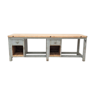 Large counter