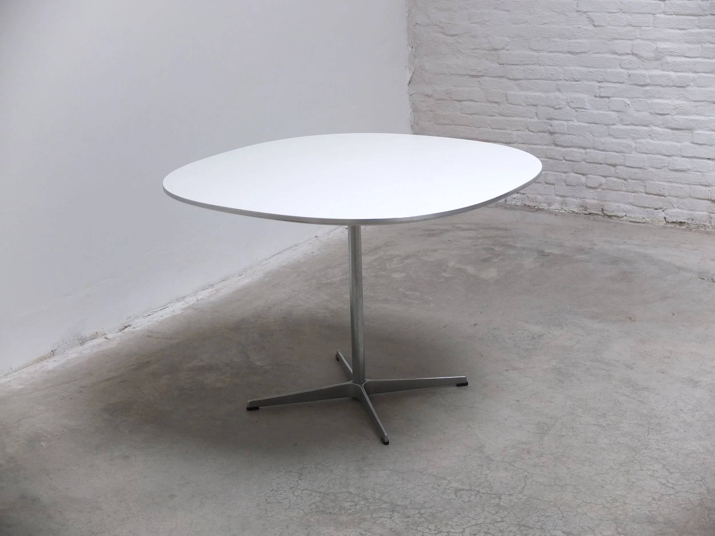 'Super-Circular' table by Piet Hein & Bruno Mathsson for Fritz Hansen, 1968