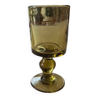 Verre à pied ven erre soufflé ancien