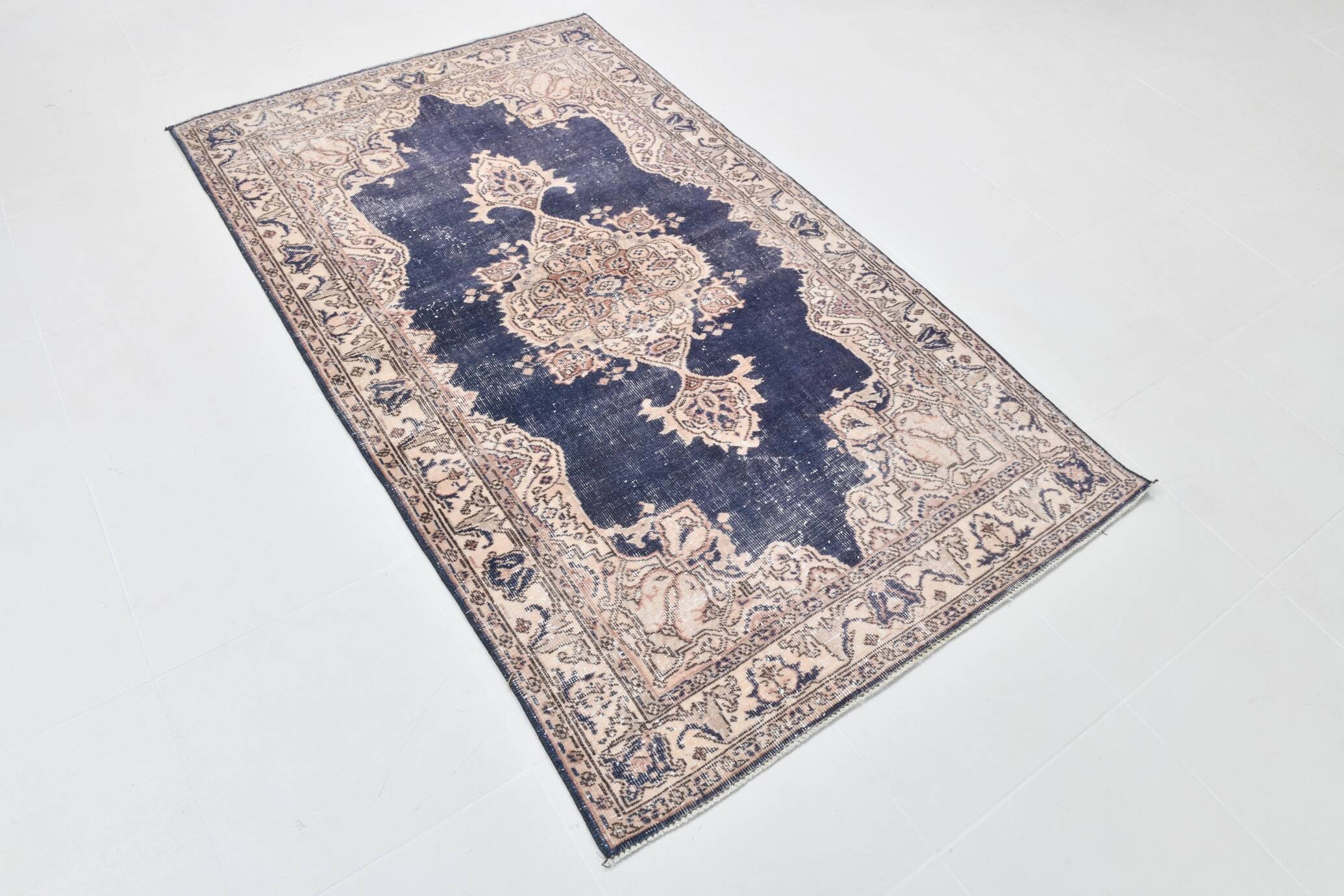 4x7 Beige & Blue Wool Vintage Rug, Handwoven Persian Rug, 116x198Cm