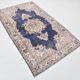 Tapis persan vintage en laine beige et bleu 4x7, tissé à la main, 116x198 cm