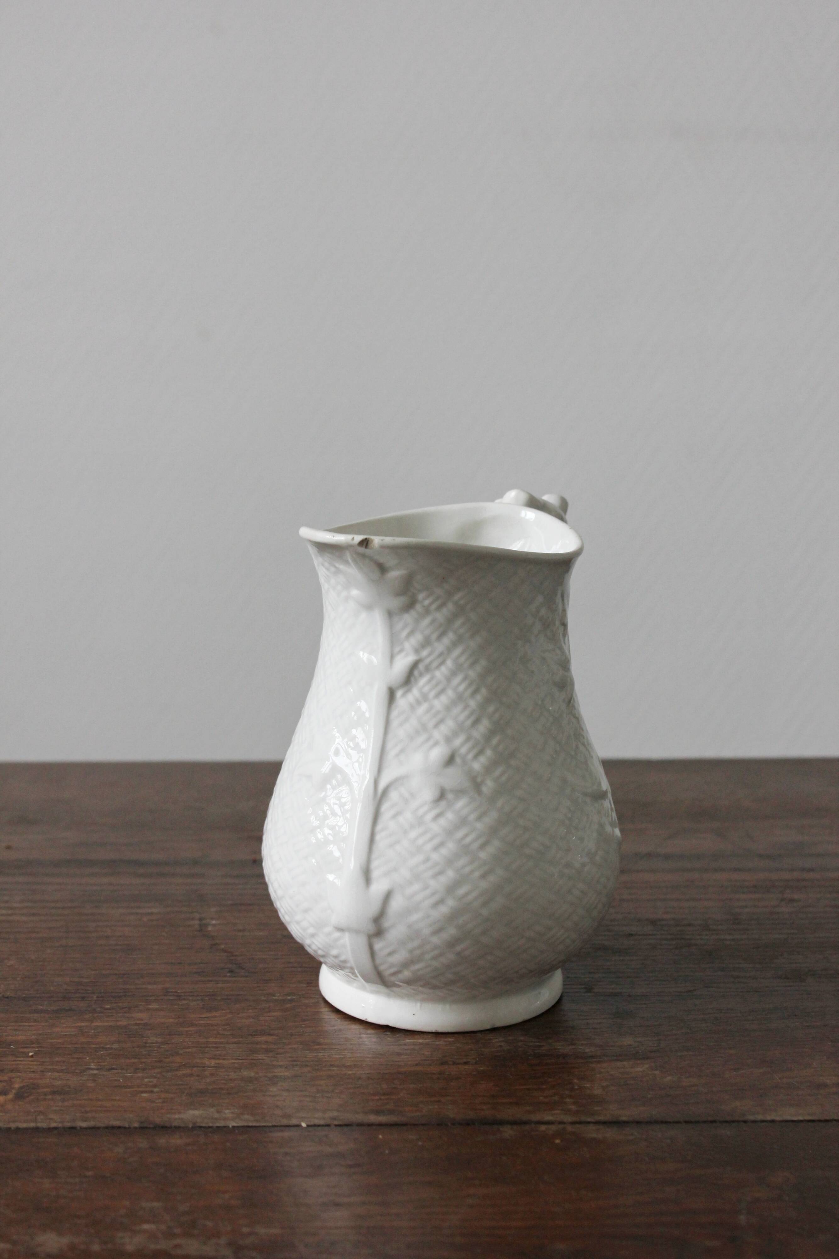 Earthenware pitcher in Digoin Sarreguemines slipware, 19th century