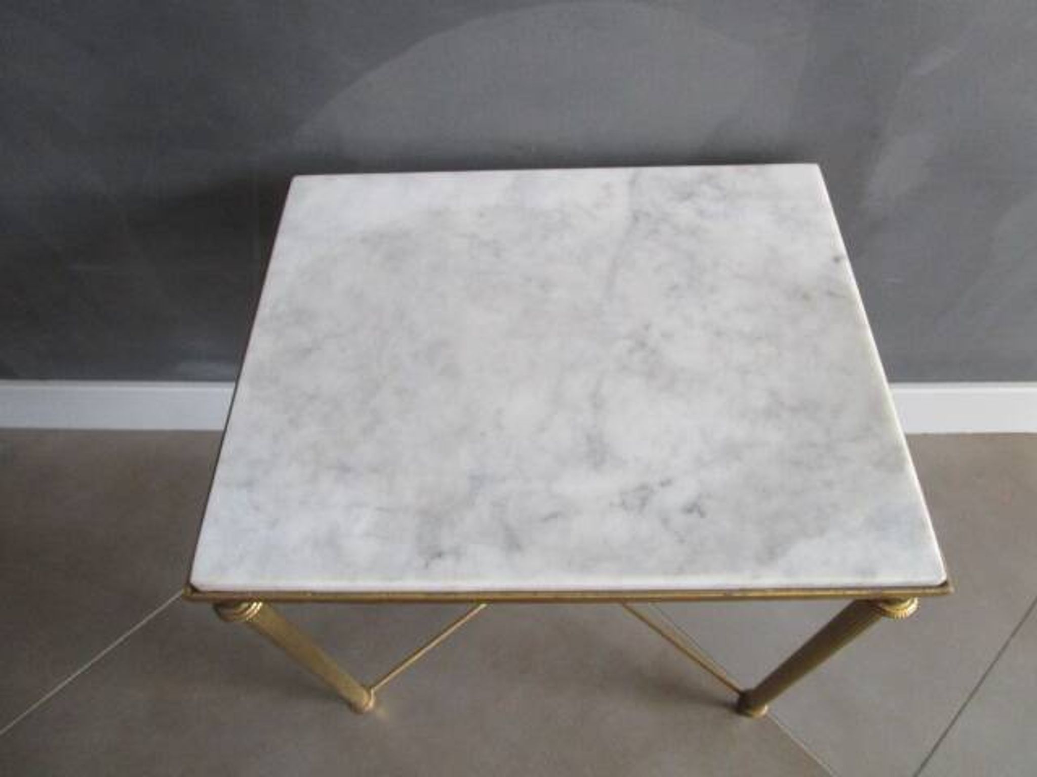 Table d'appoint Hollywood Regency, plateau marbre