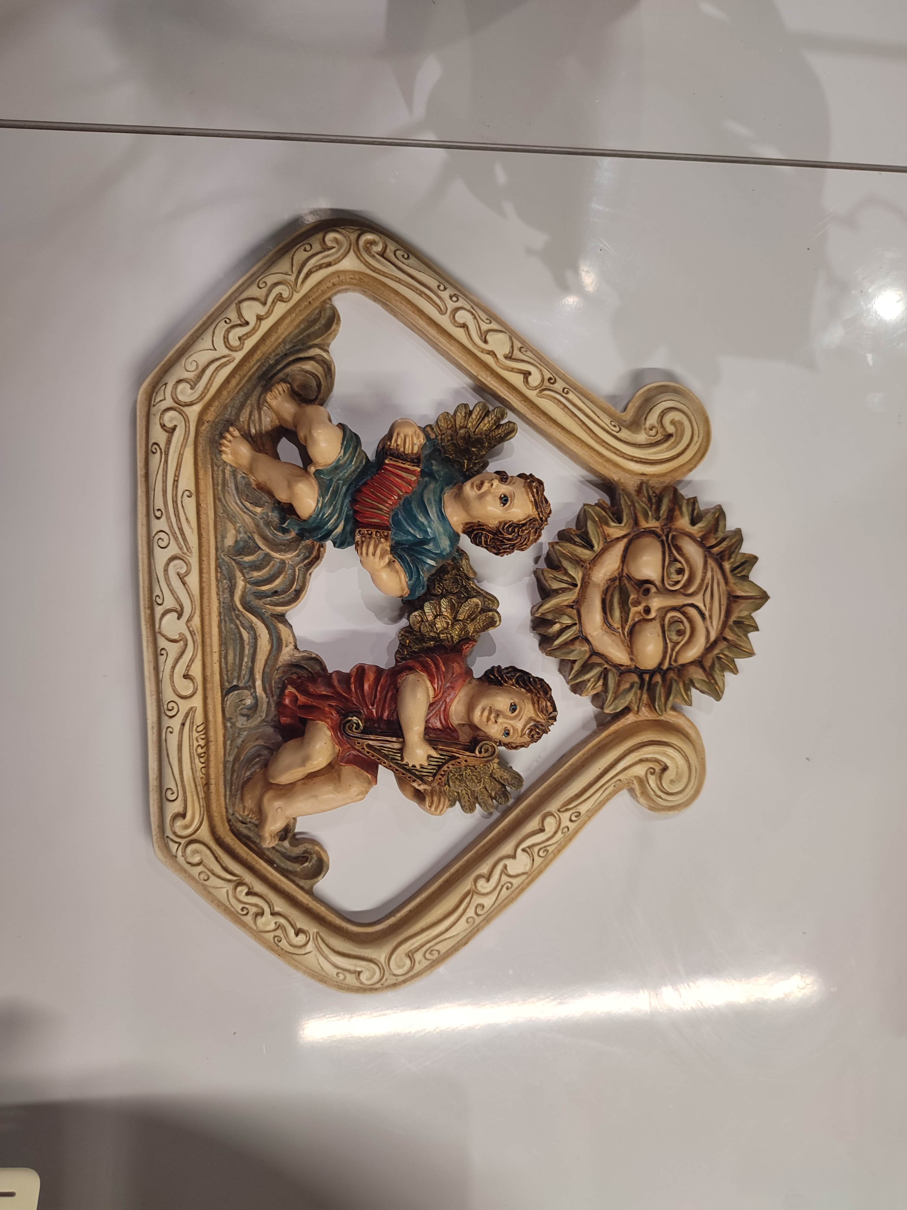 Very realistic angel figurines in resin, signed and handmade in Italy.