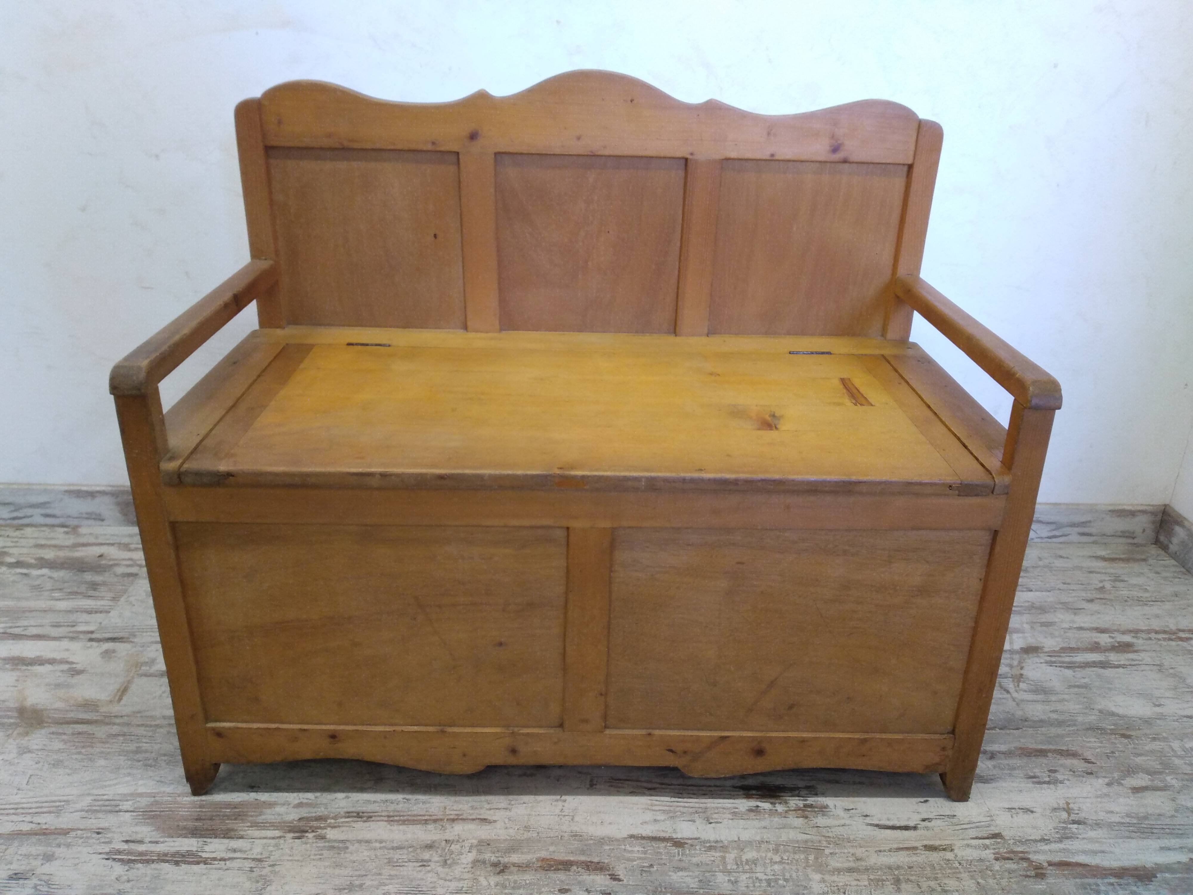 Antique chest bench