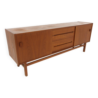 Scandinavian teak sideboard "Arild", Nils Jonsson, Troeds, Sweden, 1960
