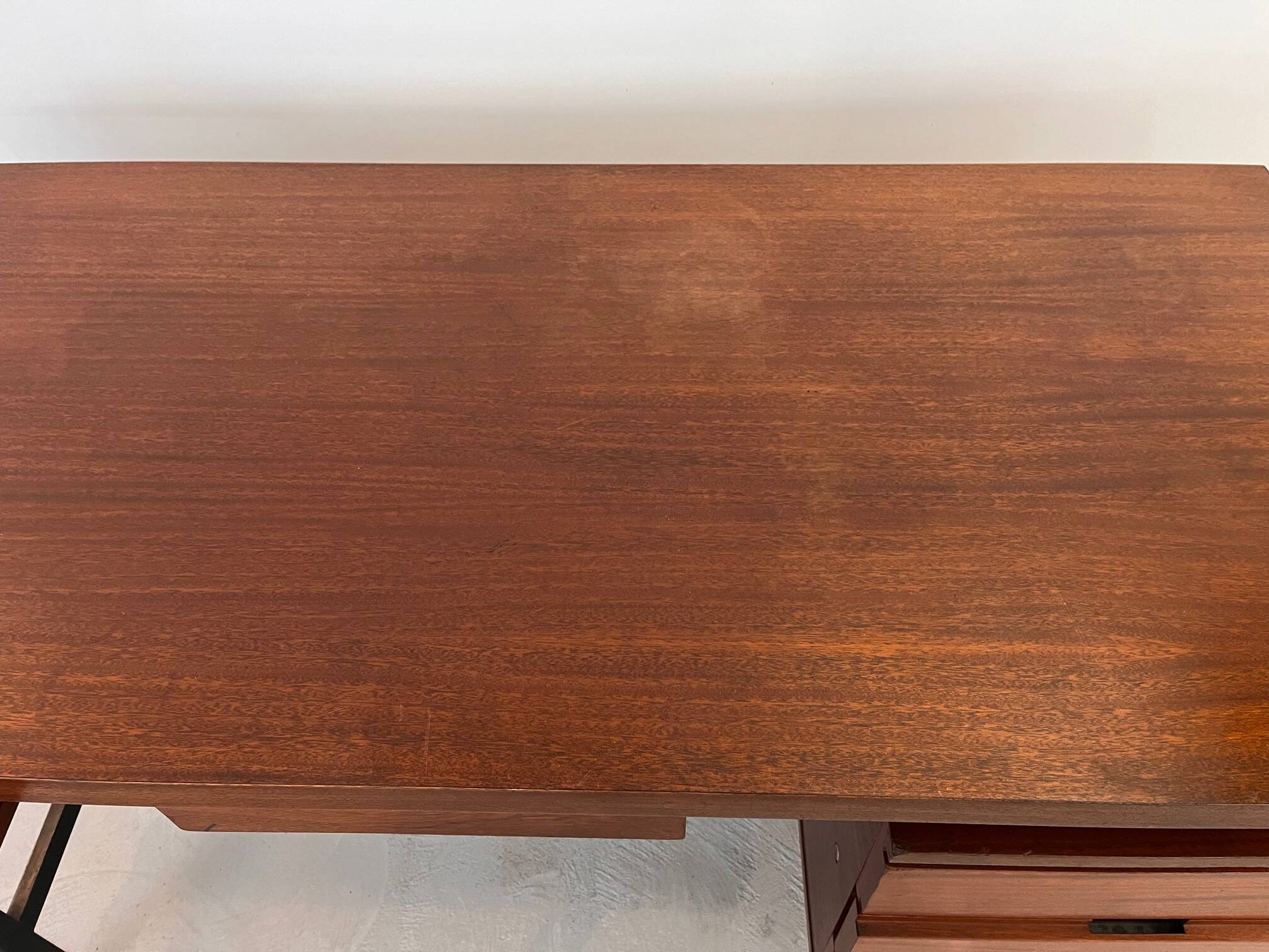 Desk Pierre Guariche