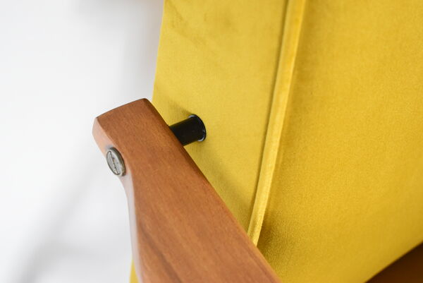 Fauteuil vintage polonais « Fox » conçu par H. Lis, années 60, jaune velours doré automne