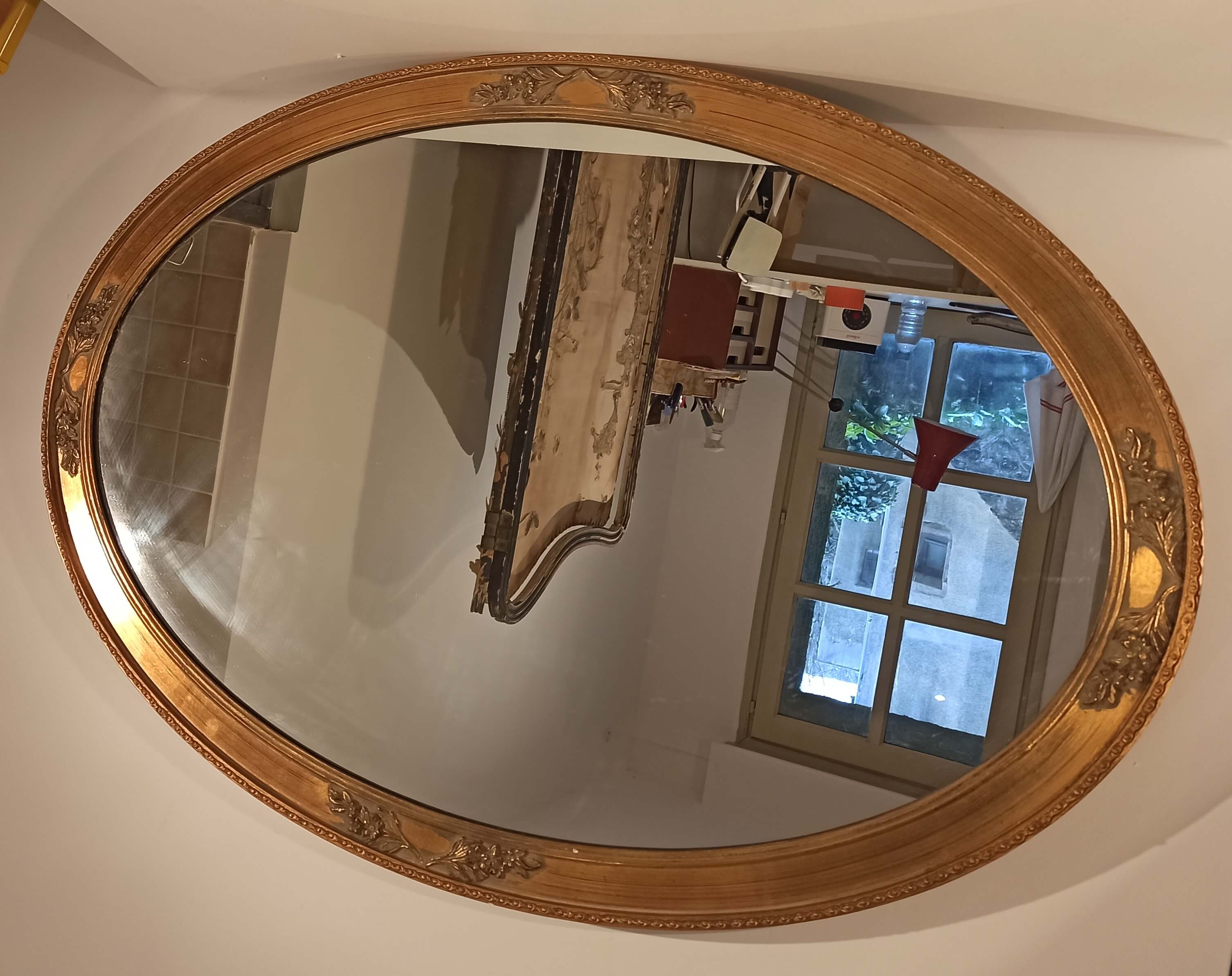 Antique mirror in gilded wood and fine floral decoration - 99x69cm