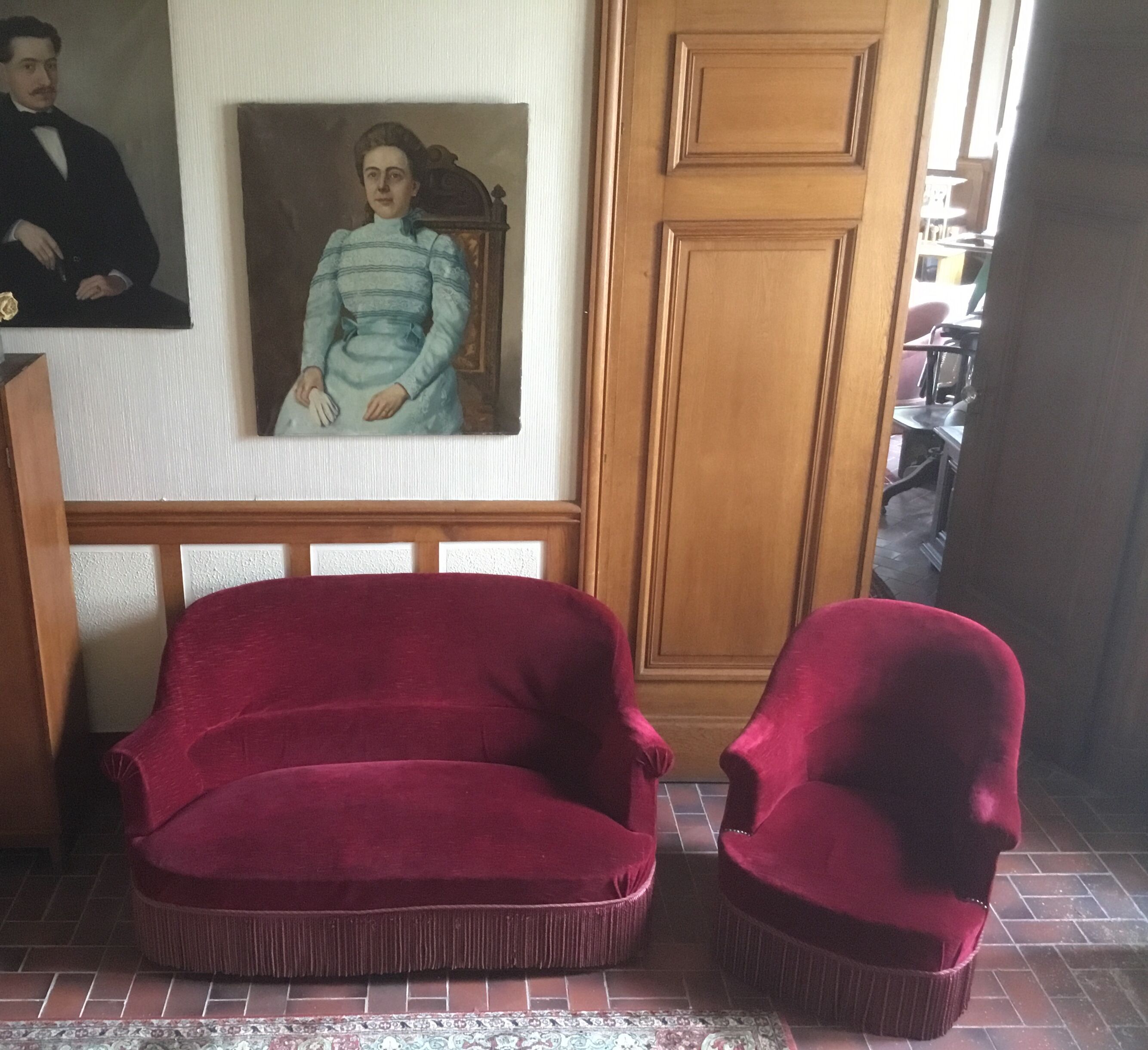 Toad red velvet sofa