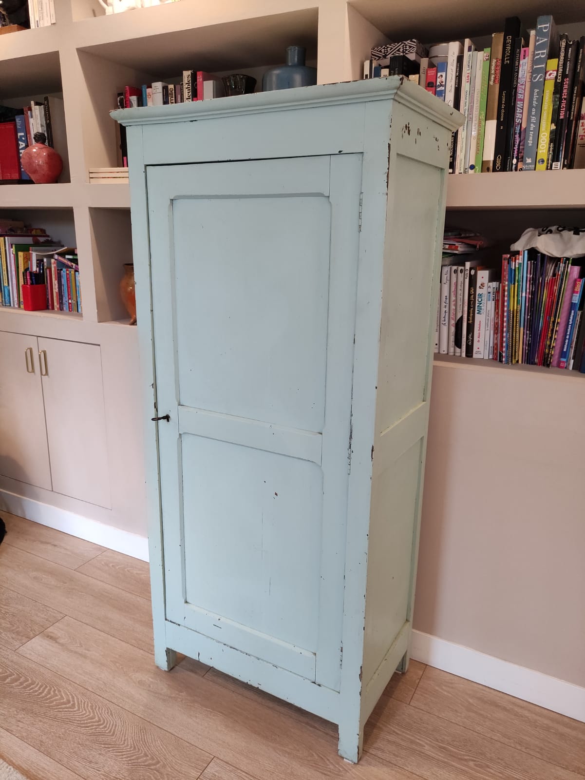 Parisian wardrobe glazing year 30