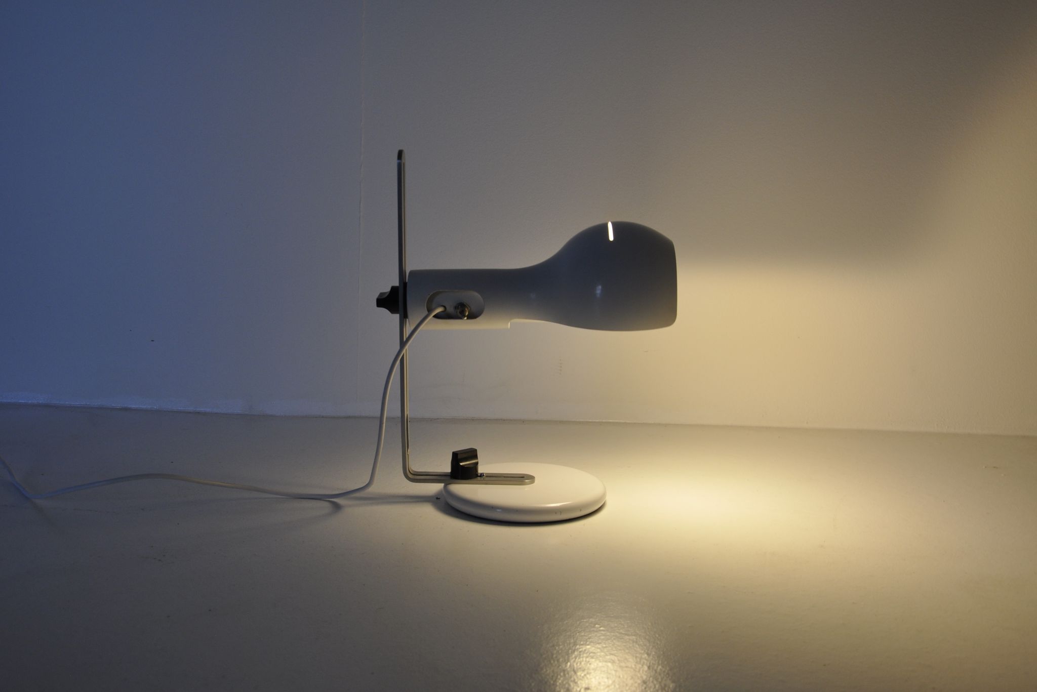 Joe Colombo's Flash desk lamp for Oluce, 1960s