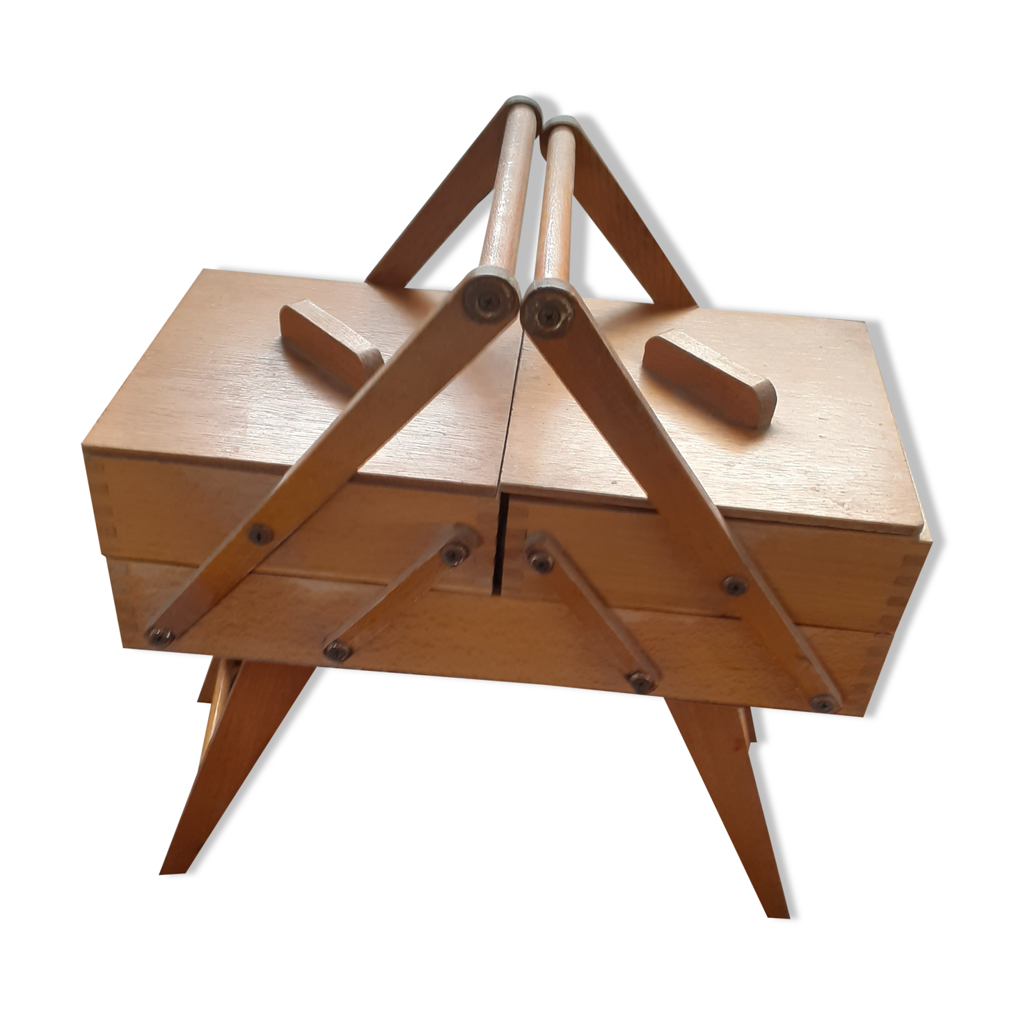 Wood worker 3 drawers, removable feet