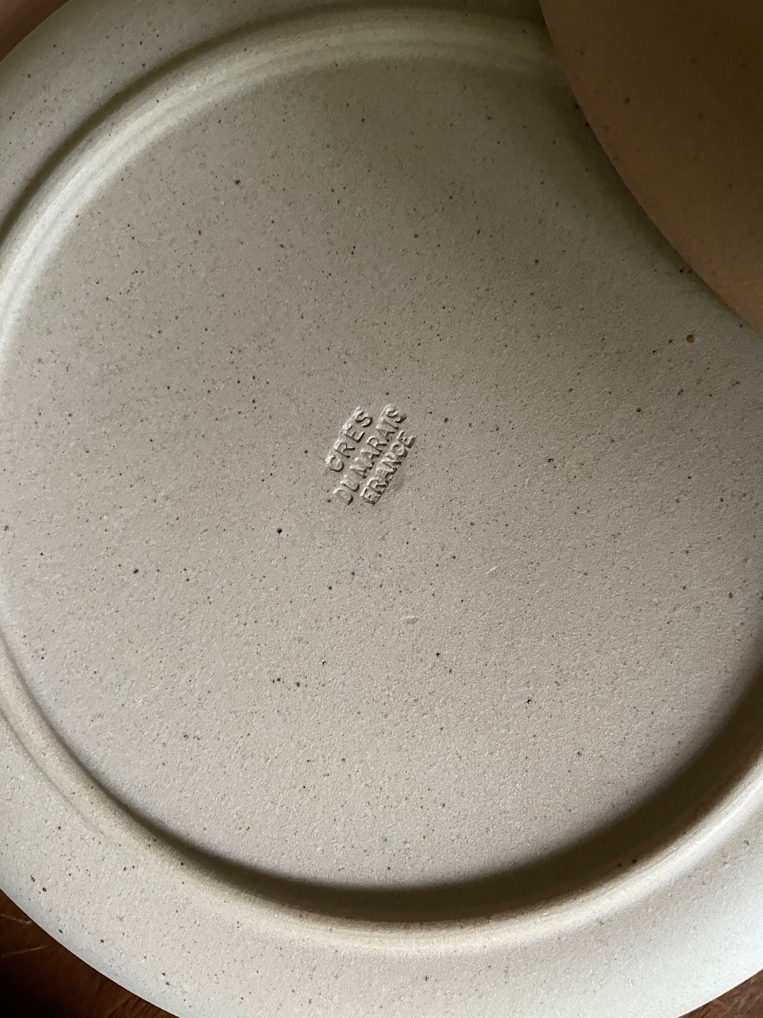 Dessert plates in Marais Sandstone