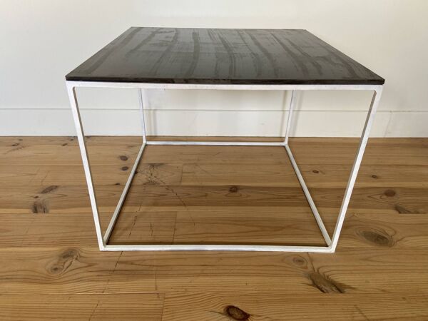 Table basse ou table d'appoint carrée en ardoise.