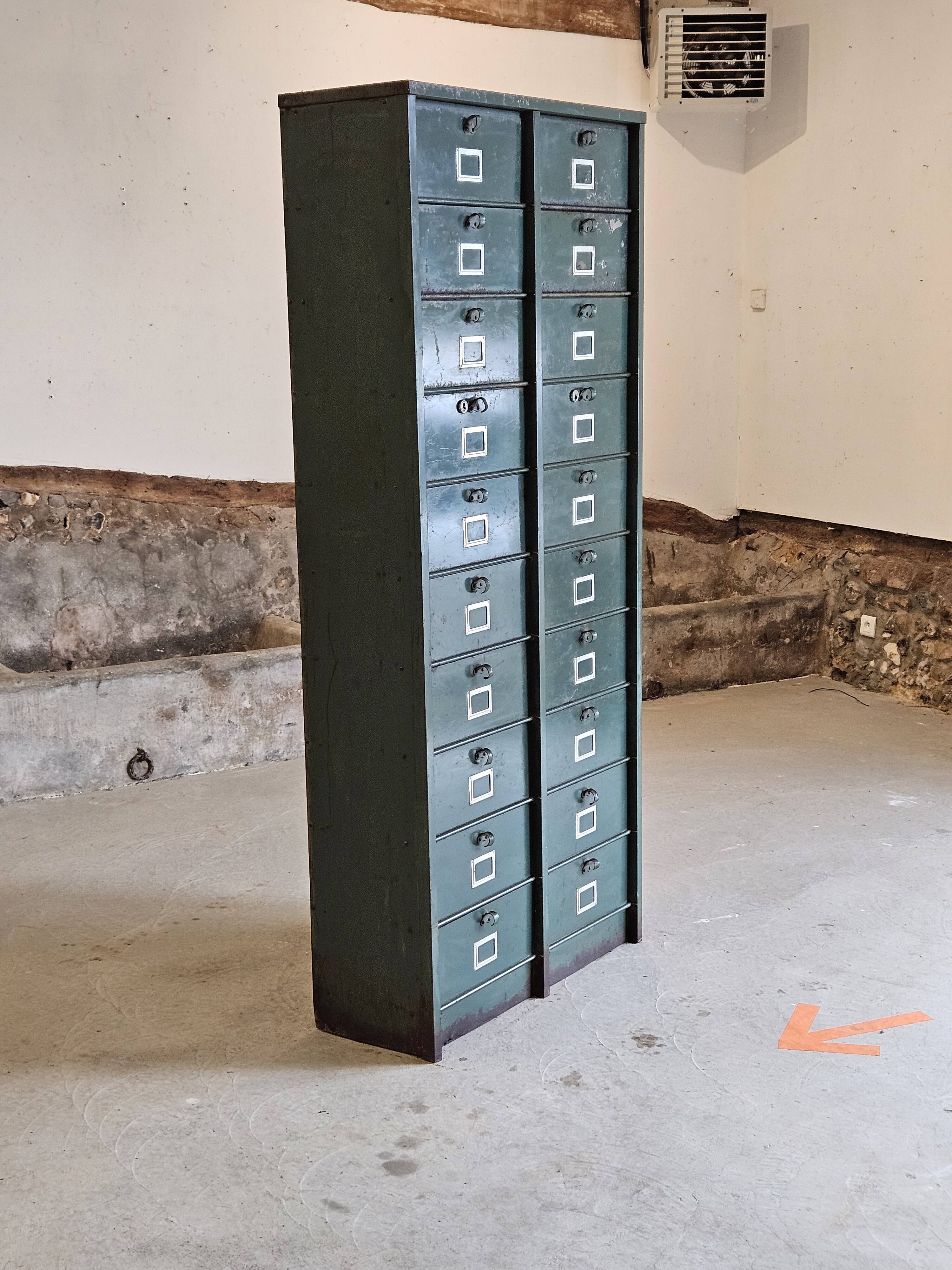 Clamshell furniture / Industrial metal furniture with two Strafor columns