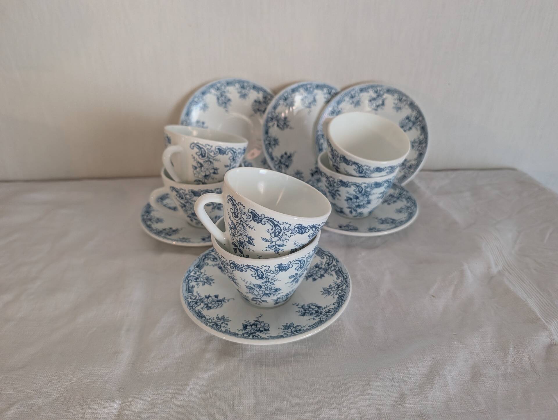 6 cups and saucers Rivanel in vintage 70's opaline