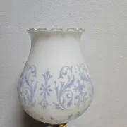 Lampe boule bleue et opaline blanche