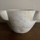 Mortier 19e néo classique en marbre blanc XXL