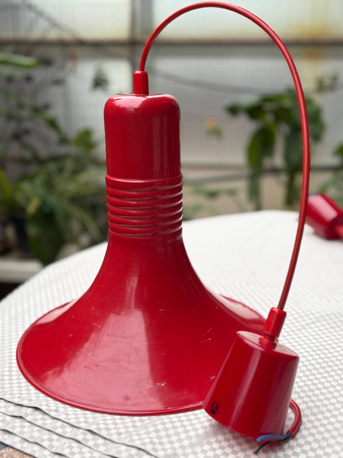 Ensemble de 5 suspensions vintage "formas" (espagne) – acier laqué rouge – état