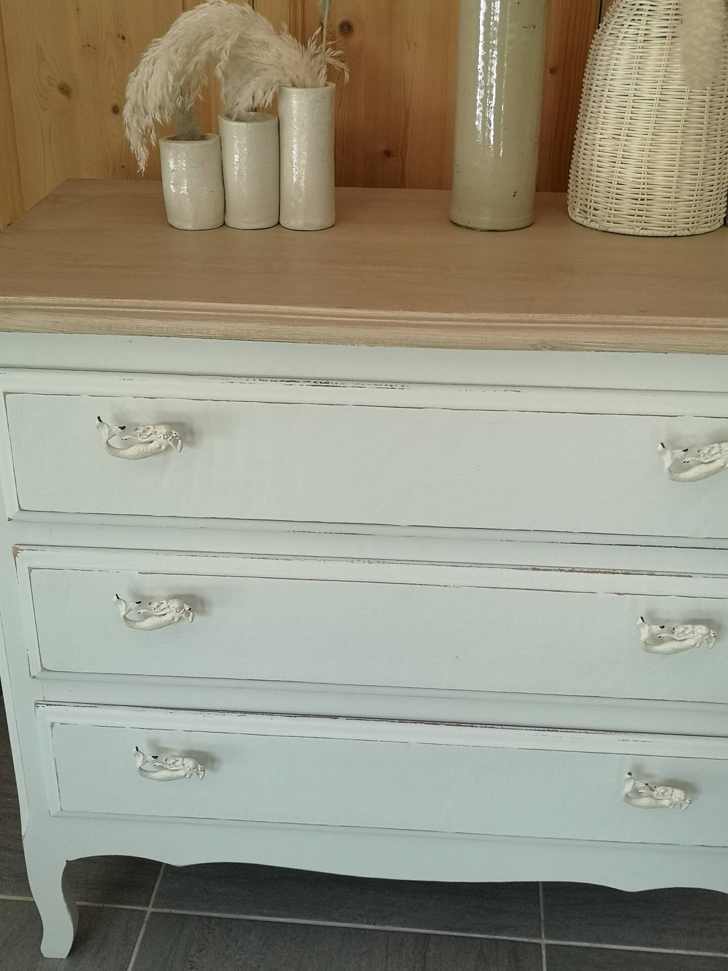 Shabby chic chest of drawers