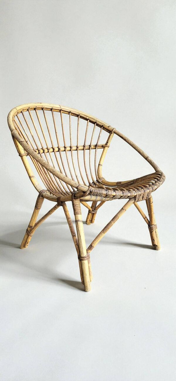 Salon, fauteuils coquille en rotin 1960's
