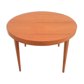 Scandinavian table in teak with wideners