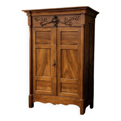 Armoire Empire en noyer massif,  France, milieu du XIXe siècle