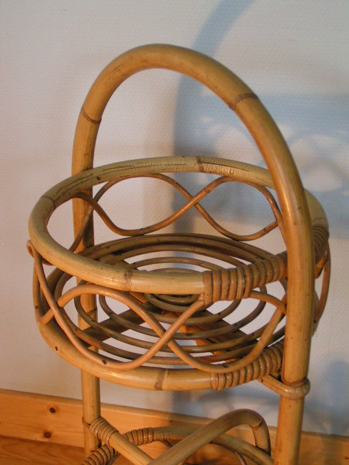 Rattan bottle holder