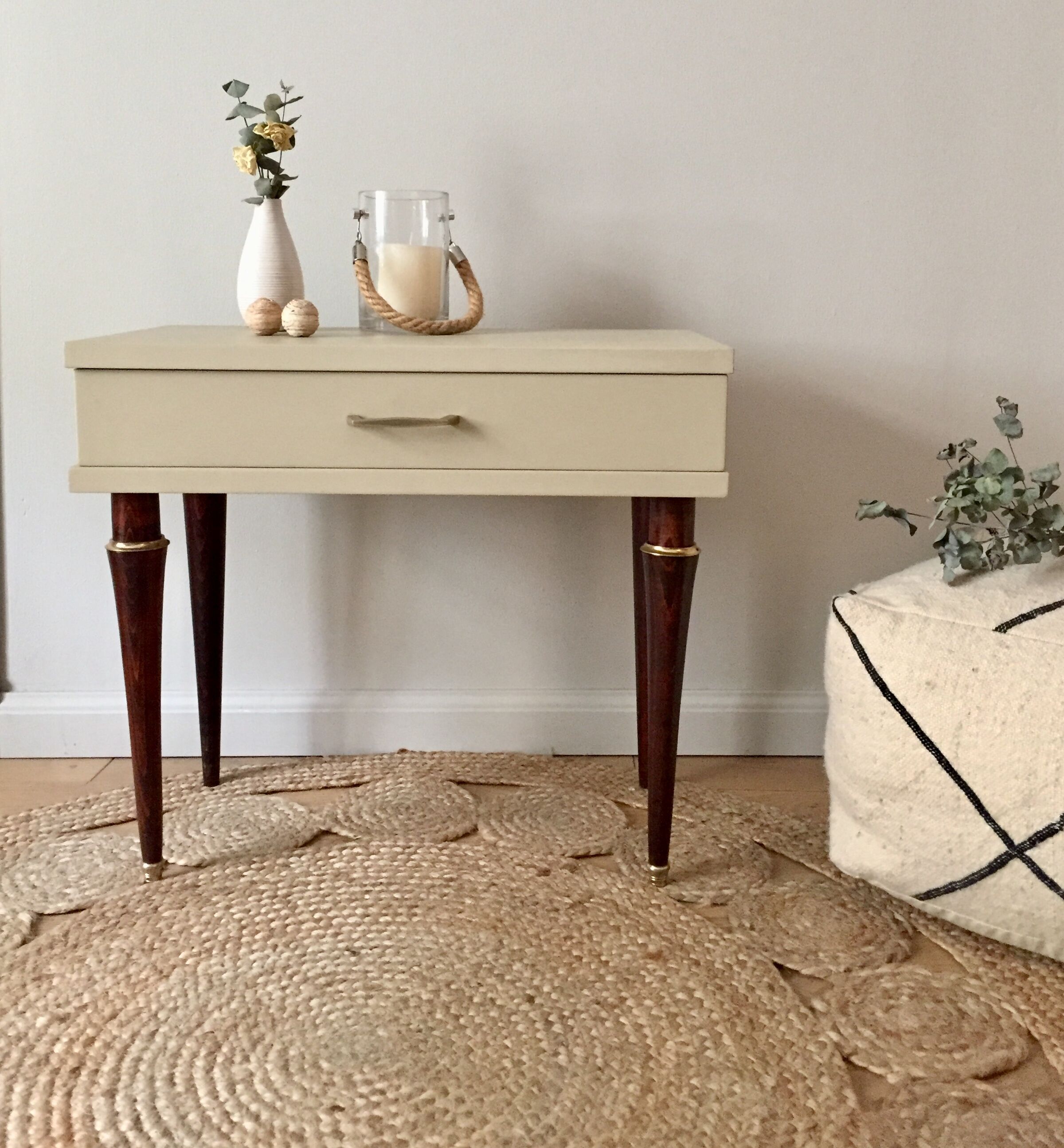 Bedside feet spindles