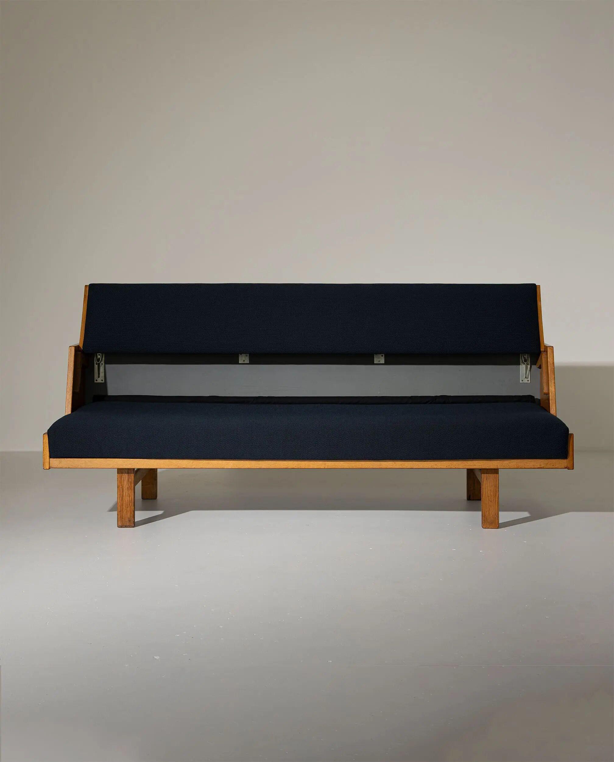 Hans Wegner GE258 Sofa Bed for Getama, 1950s
