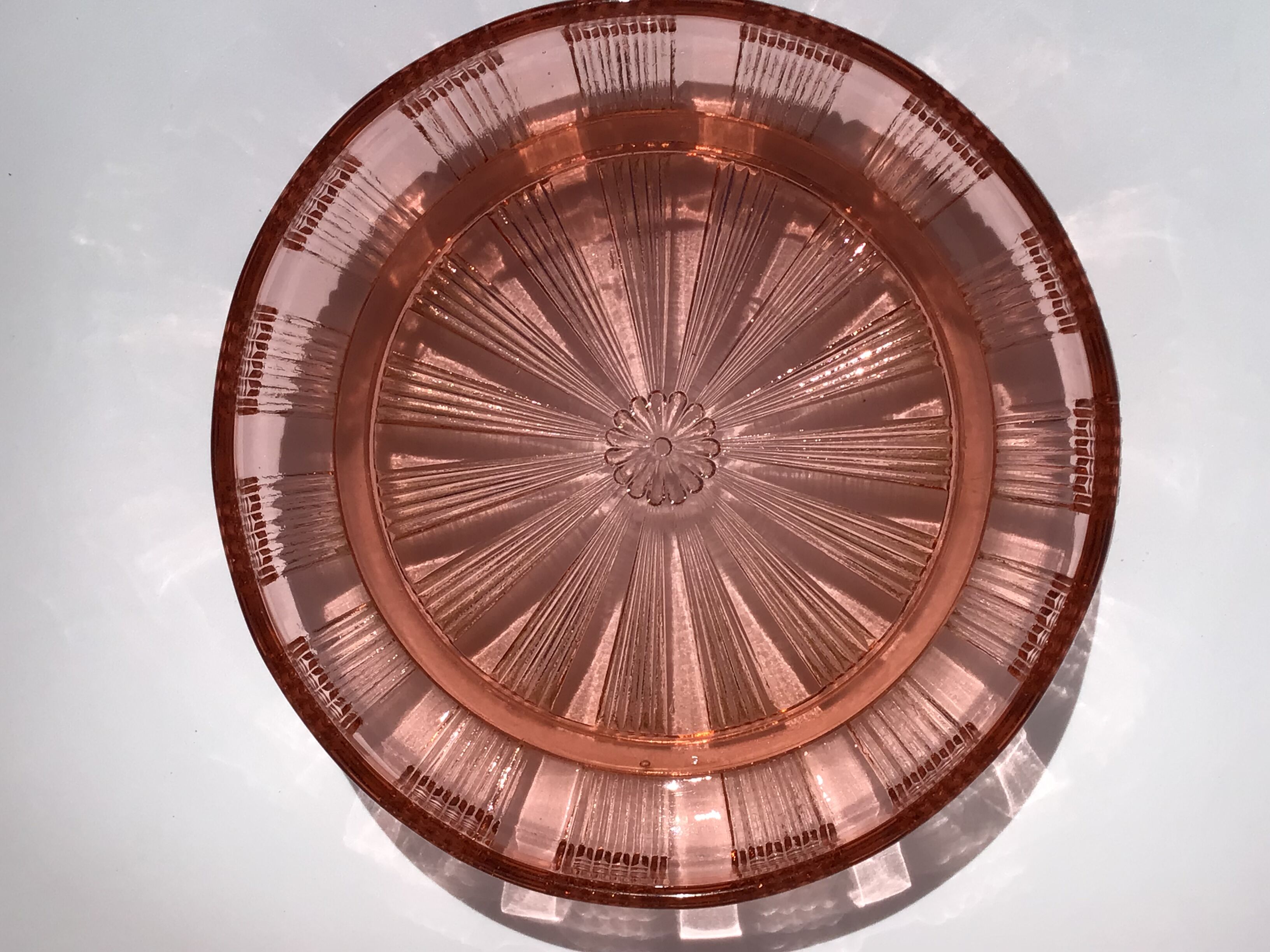 Salad bowl in orange rose molded glass