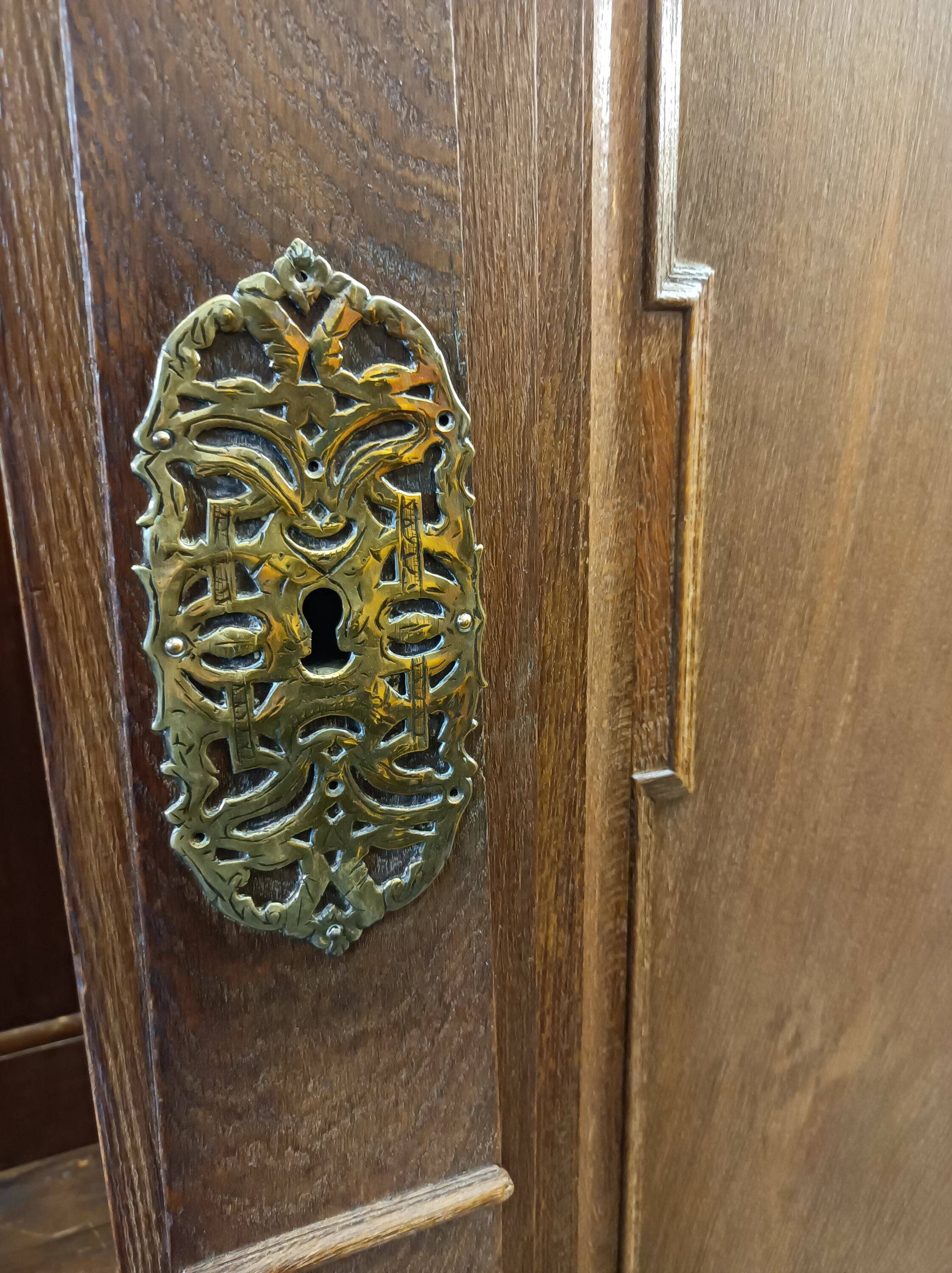 Baroque oak wardrobe, Northern Europe circa 1730-50