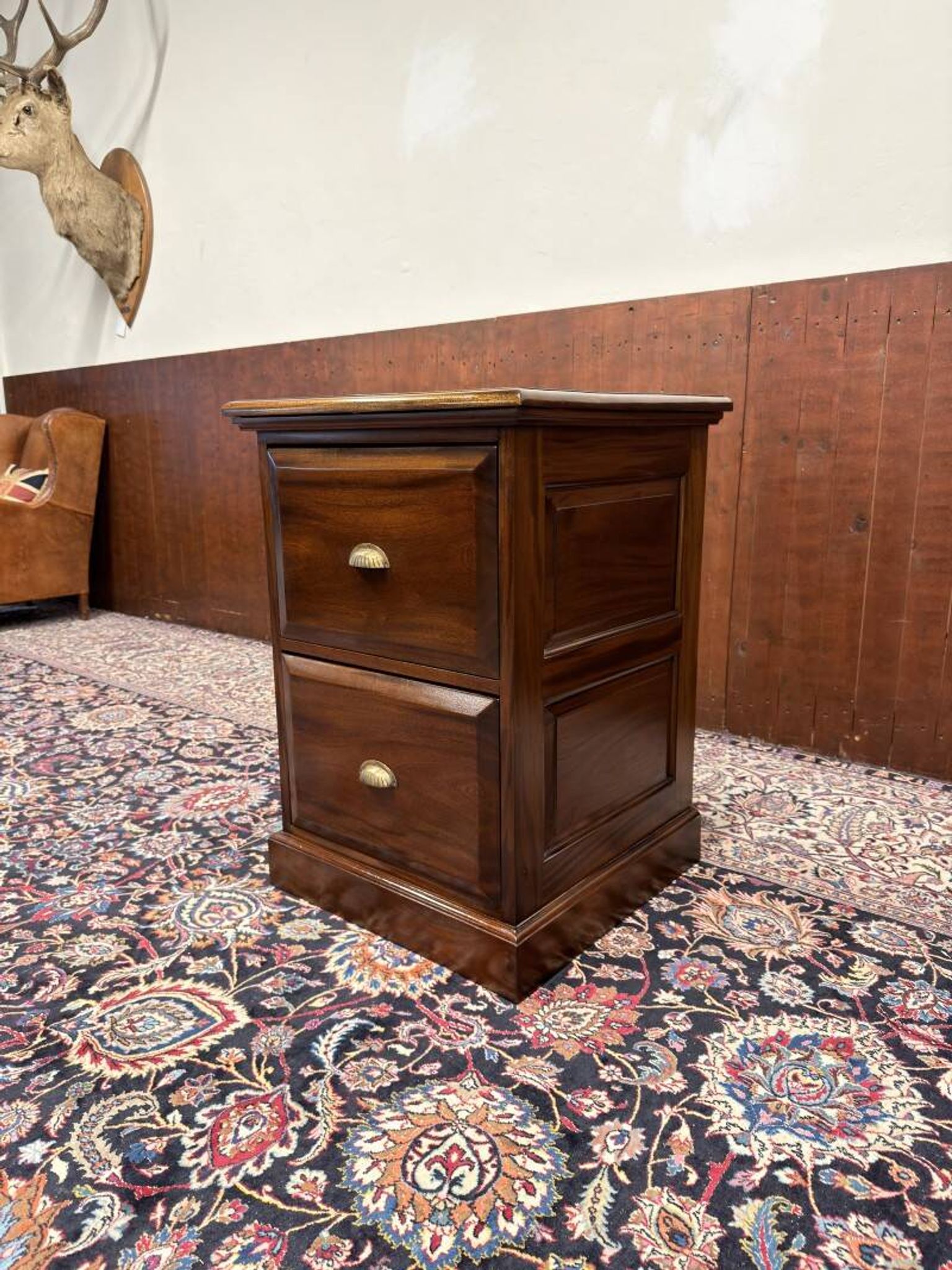 Classic English Mahogany Chest of Drawers