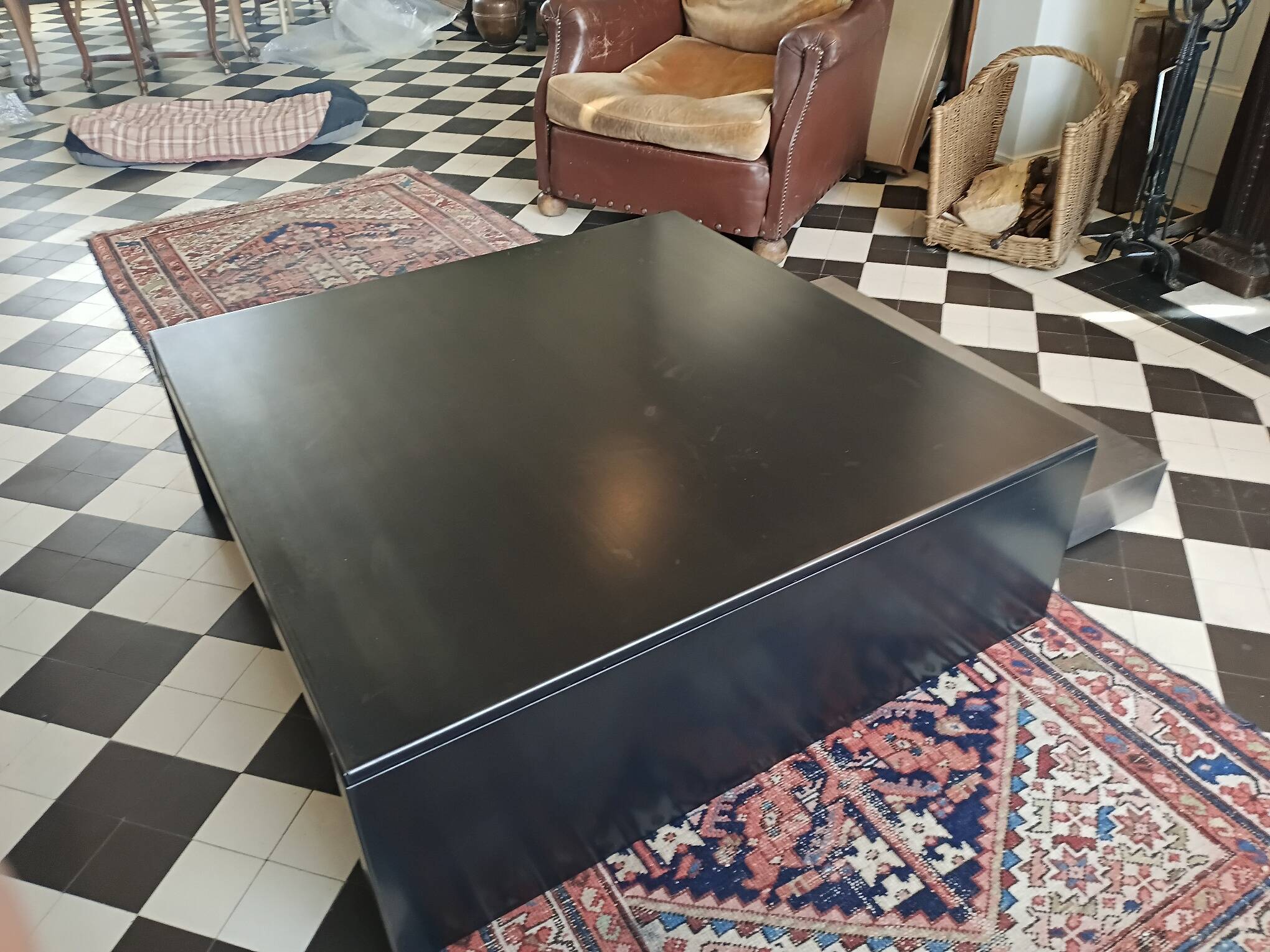 Zeus coffee table "Max & Moritz"